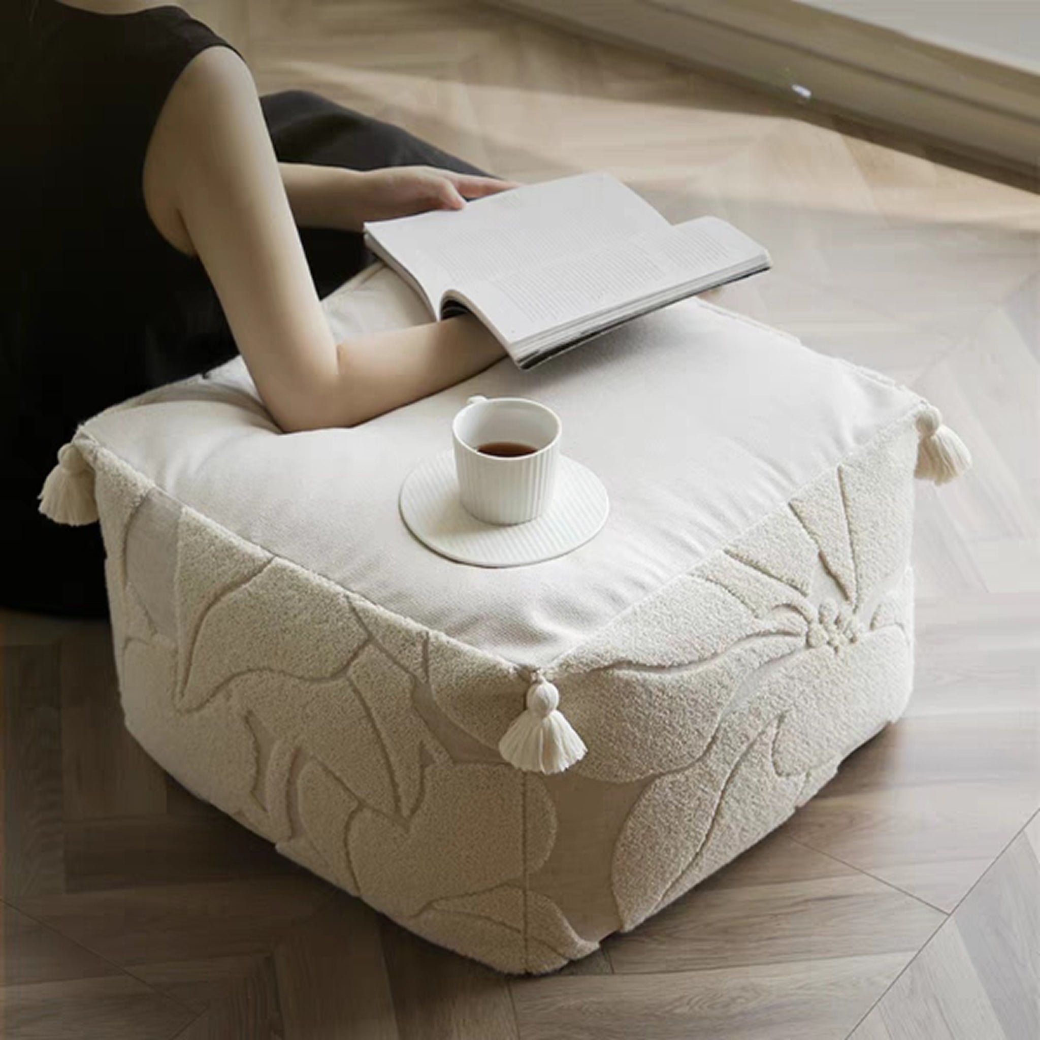 Aura Pouf