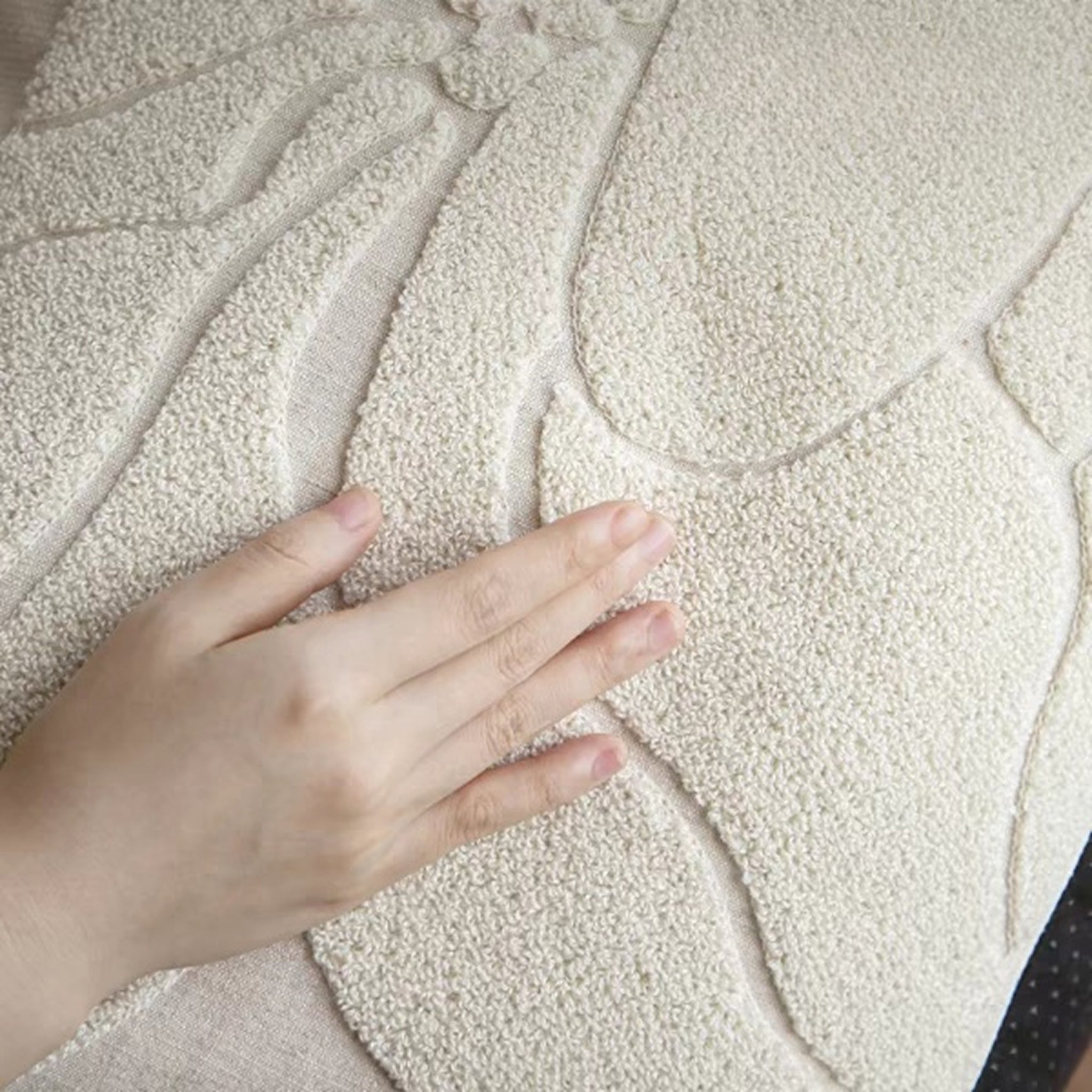 Aura Pouf