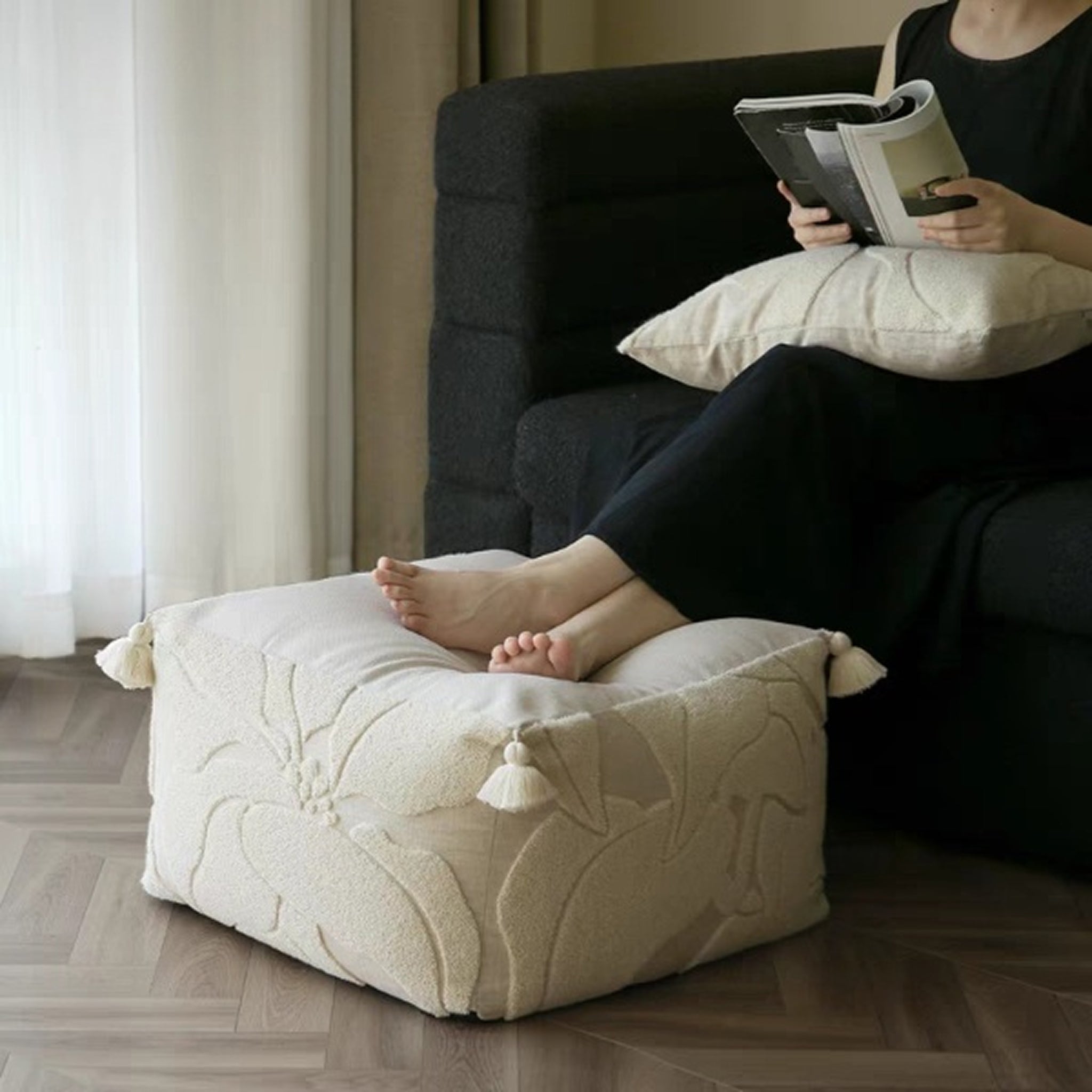 Aura Pouf