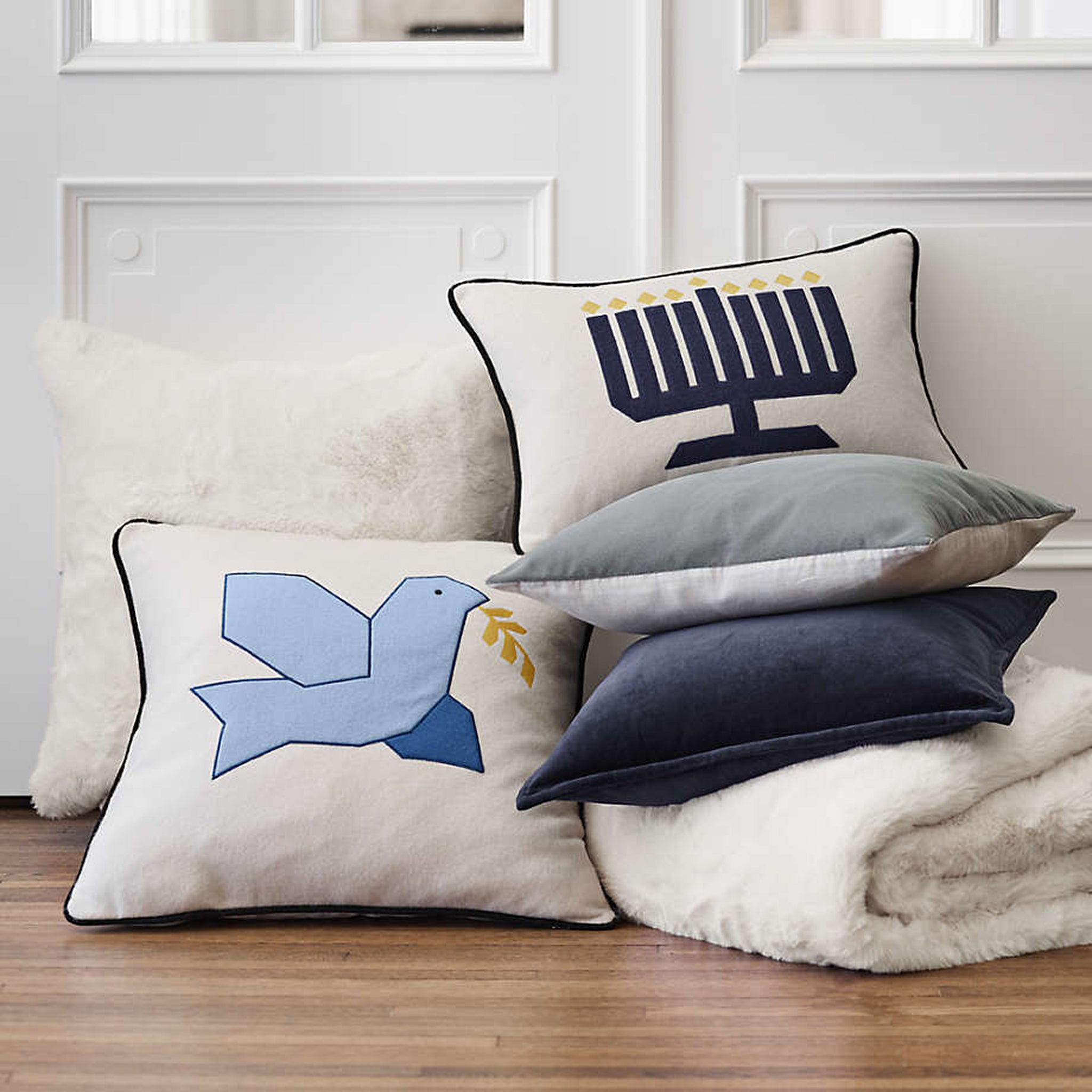 Clouded Pillow - White